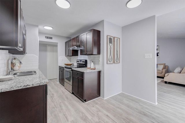 6730 Pickett Drive, Richmond, TX 77469