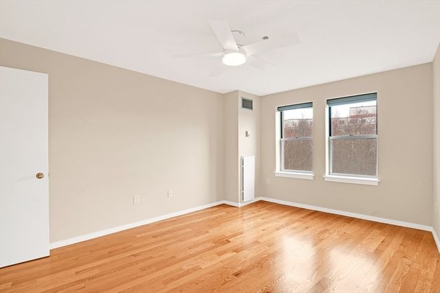 273 Cambridge Rd 408, Woburn, MA 01801