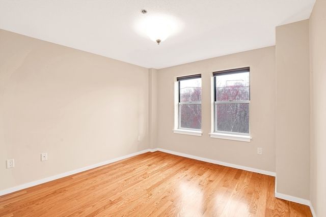 273 Cambridge Rd 408, Woburn, MA 01801