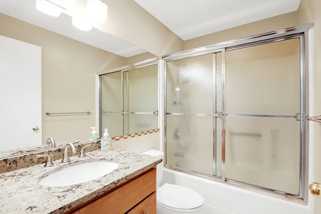 273 Cambridge Rd 408, Woburn, MA 01801