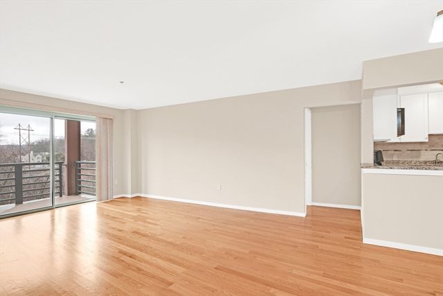 273 Cambridge Rd 408, Woburn, MA 01801