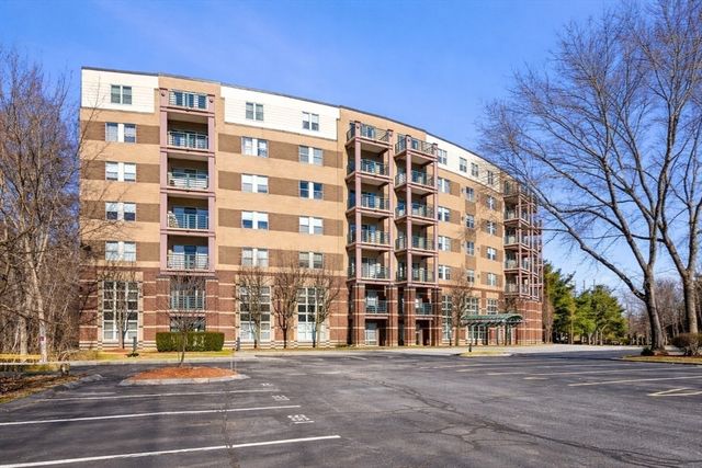 273 Cambridge Rd 408, Woburn, MA 01801