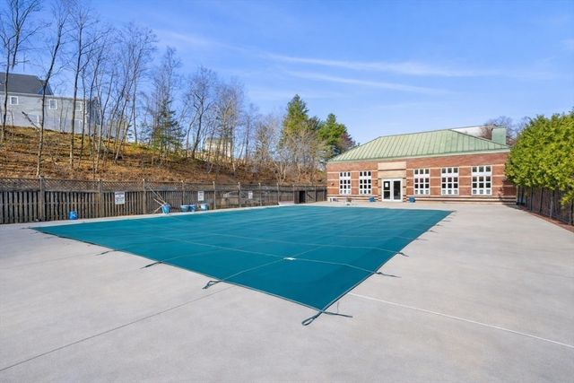 273 Cambridge Rd 408, Woburn, MA 01801