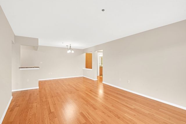 273 Cambridge Rd 408, Woburn, MA 01801