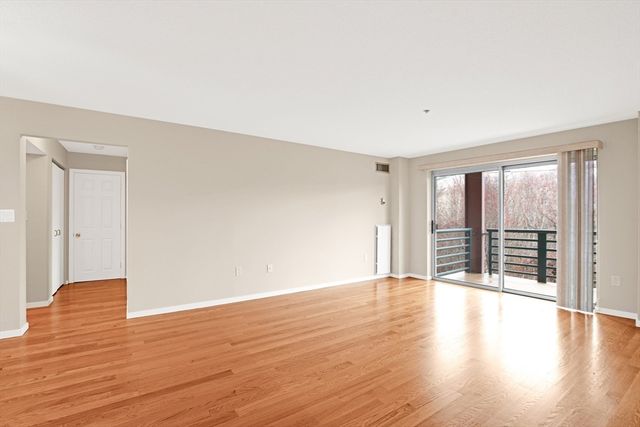 273 Cambridge Rd 408, Woburn, MA 01801