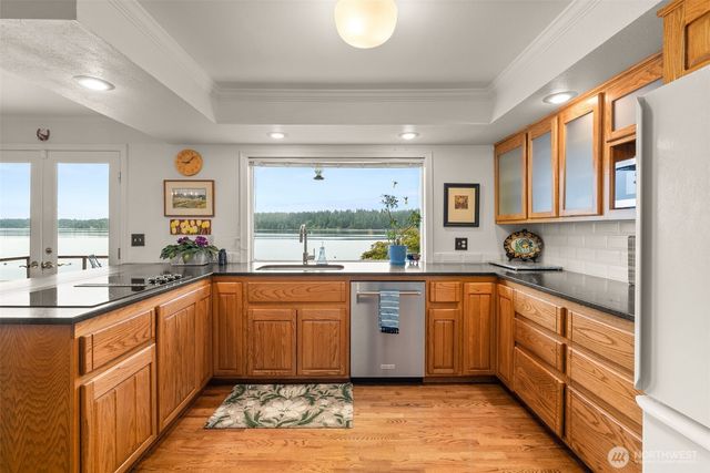 4923 Sunrise Beach Road NW, Olympia, WA 98502