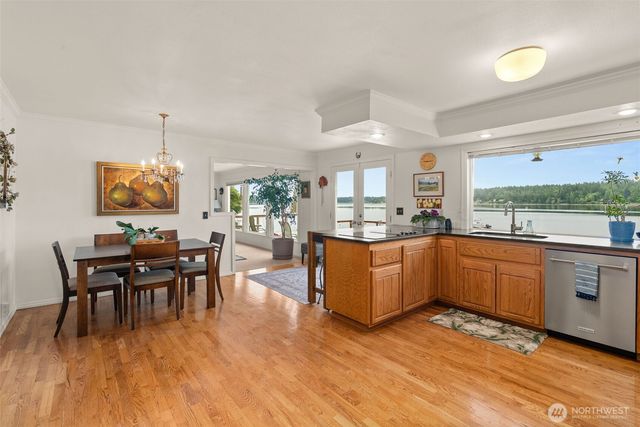 4923 Sunrise Beach Road NW, Olympia, WA 98502
