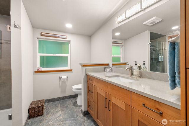 4923 Sunrise Beach Road NW, Olympia, WA 98502