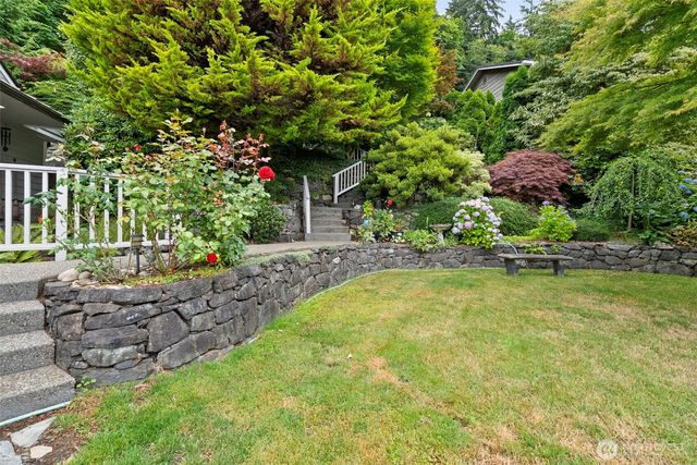 4923 Sunrise Beach Road NW, Olympia, WA 98502