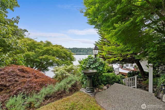 4923 Sunrise Beach Road NW, Olympia, WA 98502