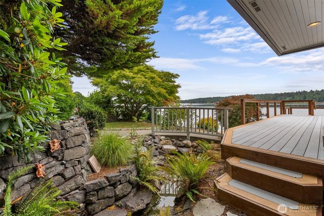 4923 Sunrise Beach Road NW, Olympia, WA 98502