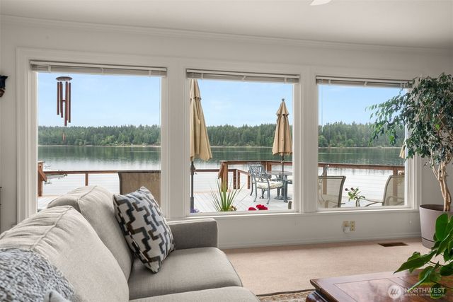 4923 Sunrise Beach Road NW, Olympia, WA 98502