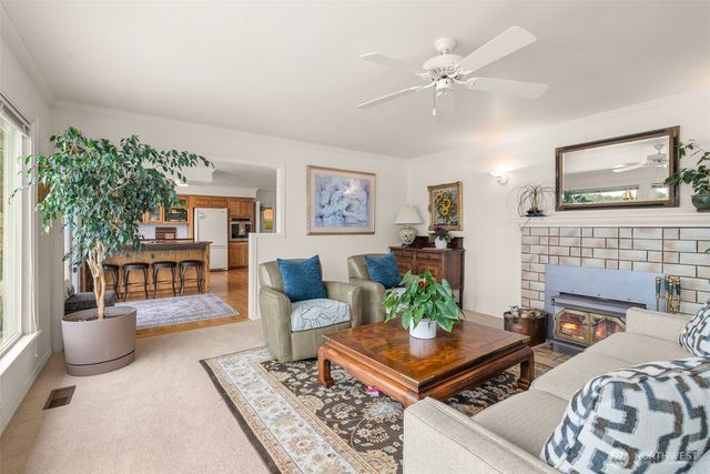 4923 Sunrise Beach Road NW, Olympia, WA 98502