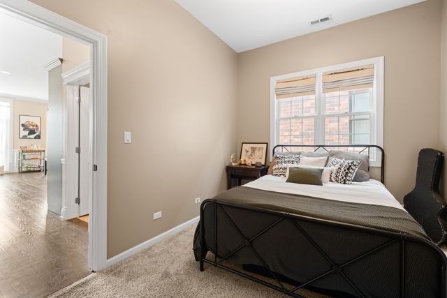 2248 W Foster Avenue 4, Chicago, IL 60625