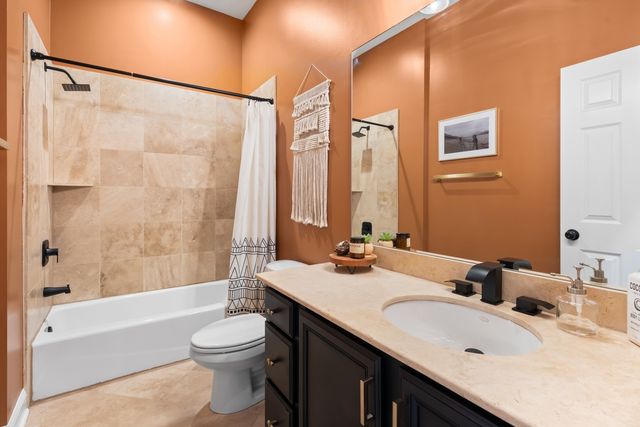 2248 W Foster Avenue 4, Chicago, IL 60625