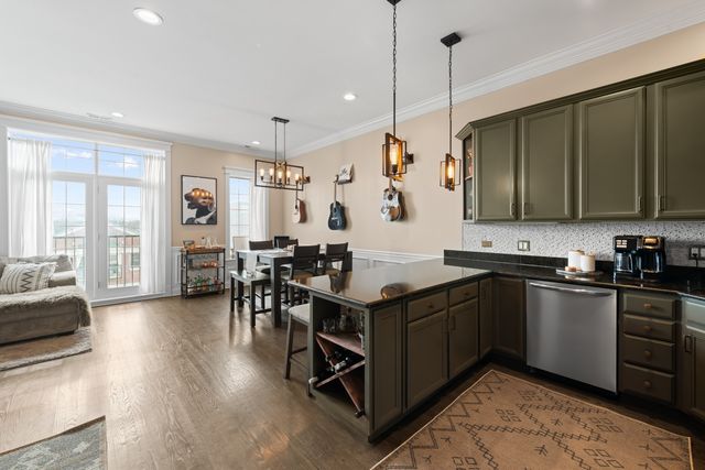 2248 W Foster Avenue 4, Chicago, IL 60625