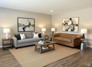 1136 Woodridge Dr, Vacaville, CA 95687