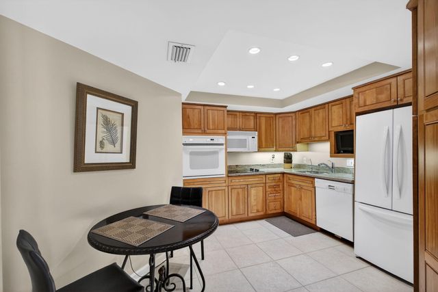 3610 S Ocean Boulevard 203, South Palm Beach, FL 33480