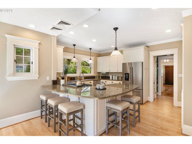 2343 Ne 21ST Ave, Portland, OR 97212