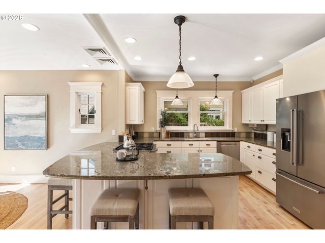 2343 Ne 21ST Ave, Portland, OR 97212