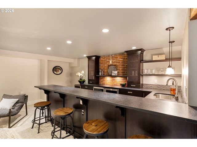 2343 Ne 21ST Ave, Portland, OR 97212