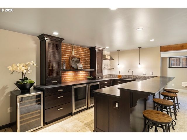 2343 Ne 21ST Ave, Portland, OR 97212