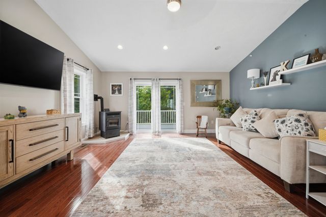 30 Sagewood Drive, Pelham, NH 03076