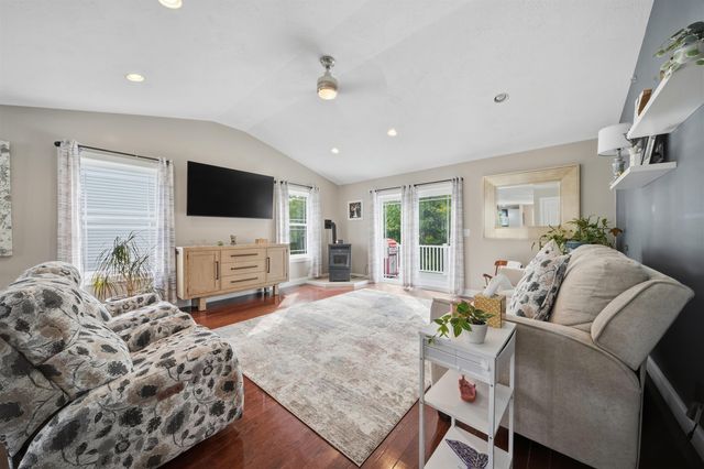 30 Sagewood Drive, Pelham, NH 03076