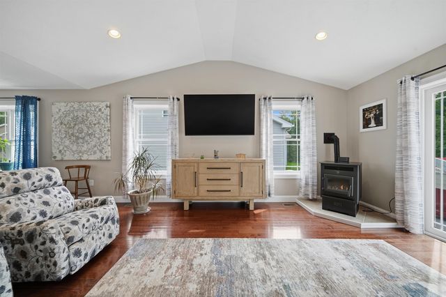 30 Sagewood Drive, Pelham, NH 03076
