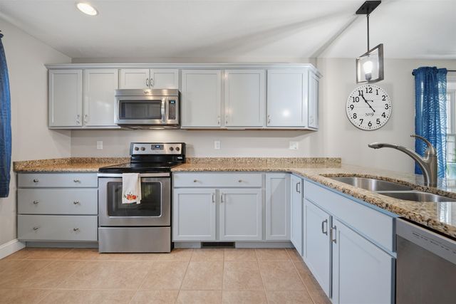 30 Sagewood Drive, Pelham, NH 03076