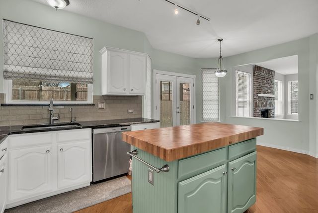 7809 Clover Leaf Drive, North Richland Hills, TX 76182