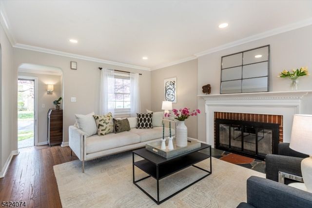 16 Cross Pl, Glen Ridge Boro Twp., NJ 07028