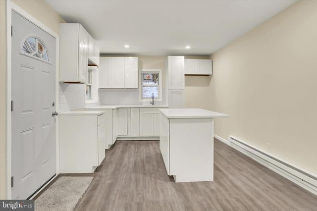 1228 PULASKI AVE, Coal Township, PA 17866