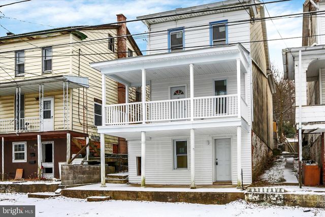 1228 PULASKI AVE, Coal Township, PA 17866