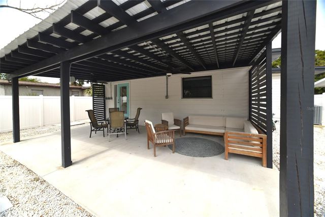 8042 36TH AVENUE N, St Petersburg, FL 33710