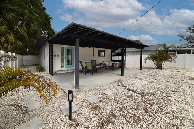 8042 36TH AVENUE N, St Petersburg, FL 33710