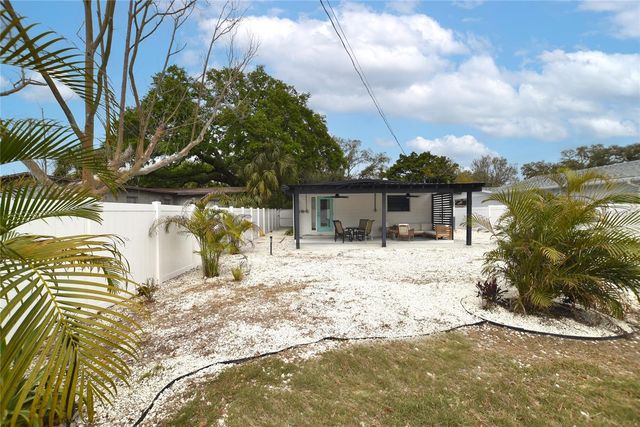 8042 36TH AVENUE N, St Petersburg, FL 33710