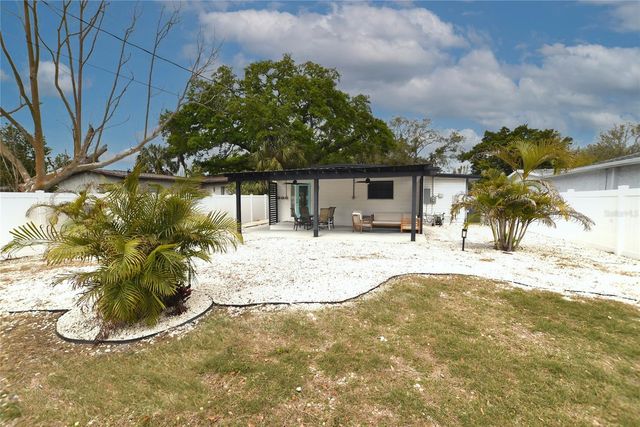 8042 36TH AVENUE N, St Petersburg, FL 33710