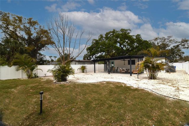 8042 36TH AVENUE N, St Petersburg, FL 33710