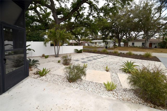 8042 36TH AVENUE N, St Petersburg, FL 33710