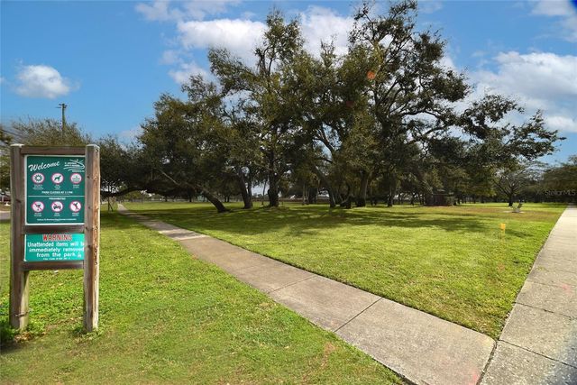 8042 36TH AVENUE N, St Petersburg, FL 33710