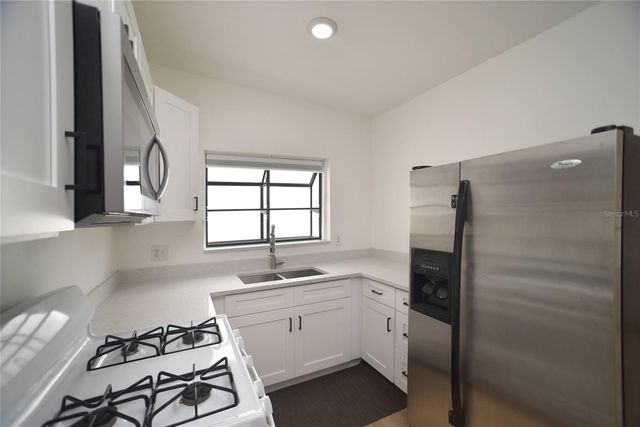 8042 36TH AVENUE N, St Petersburg, FL 33710