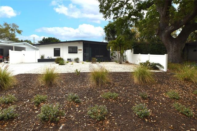 8042 36TH AVENUE N, St Petersburg, FL 33710