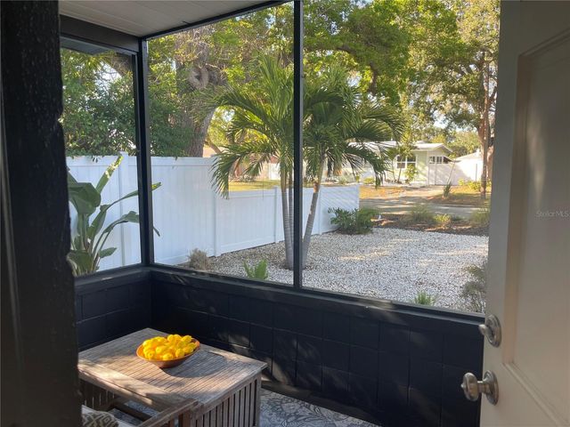 8042 36TH AVENUE N, St Petersburg, FL 33710