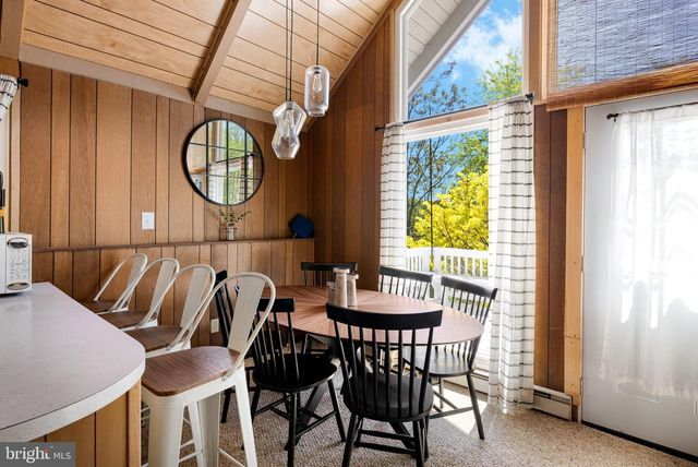 304 HOLLY RIDGE RD, Mount Jackson, VA 22842