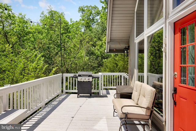 304 HOLLY RIDGE RD, Mount Jackson, VA 22842