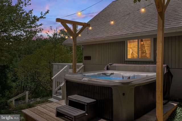 304 HOLLY RIDGE RD, Mount Jackson, VA 22842