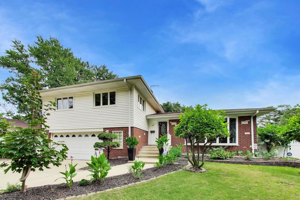 911 S Elmhurst Road, Mount Prospect, IL 60056 — photo 3