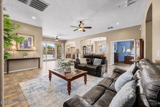 8602 W HELEN Lane, Glendale, AZ 85305