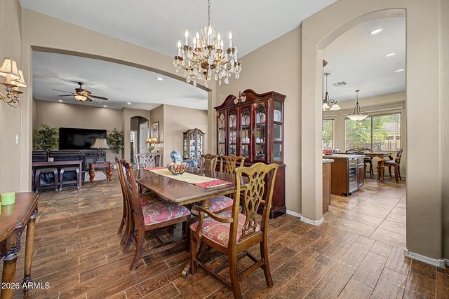 8602 W HELEN Lane, Glendale, AZ 85305